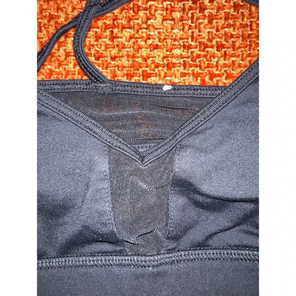 Alo Yoga Black Strappy Cross Back Mesh Inset V-Neck Sports Bra Activewear (XS?)